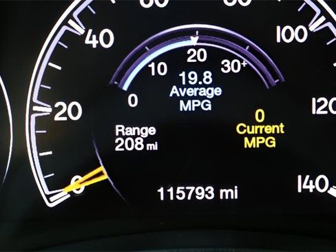Used 2020 Jeep Grand Cherokee Altitude image 25