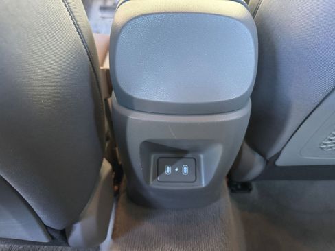 Used 2025 Hyundai Elantra SEL image 23