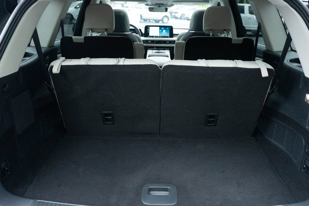 Used 2025 Lincoln Aviator Reserve w/ Equipment Group 201A AWD/4WD image 14