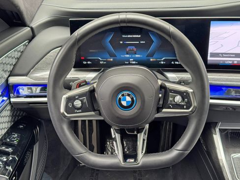 Used 2023 BMW i7 xDrive60 AWD/4WD image 23