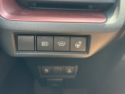 Used 2024 Toyota Prius Prime FWD image 30