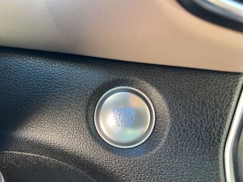 Used 2020 Hyundai Santa Fe SEL w/ Cargo Package FWD image 18