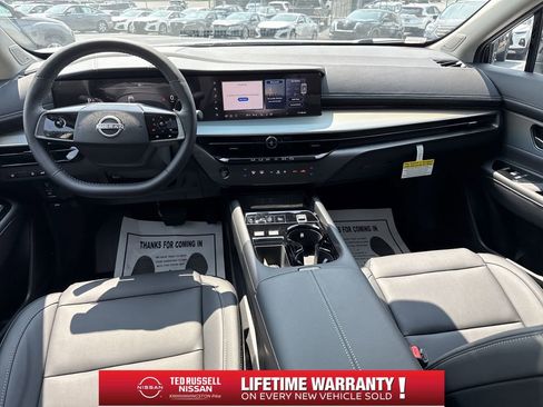 New 2025 Nissan Murano SL image 14