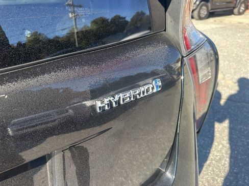 Used 2018 Toyota Prius Three image 27