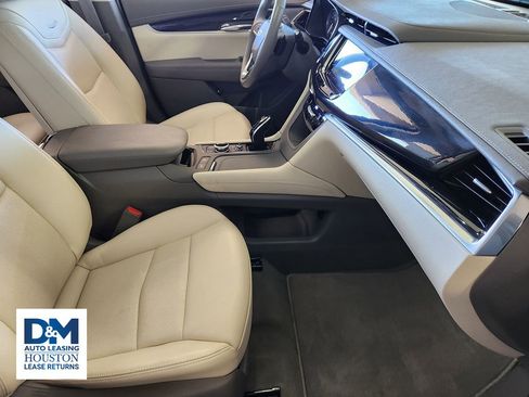 Used 2024 Cadillac XT6 Premium Luxury w/ Technology Package image 21