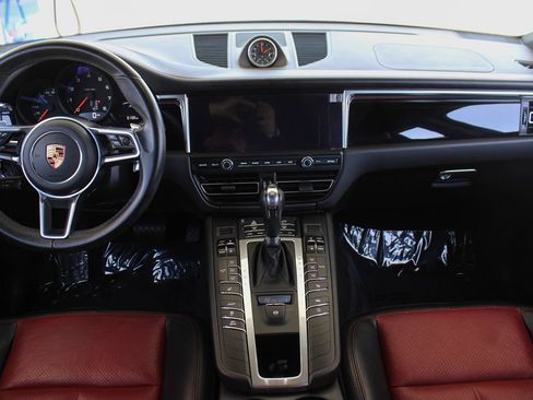 Used 2019 Porsche Macan AWD/4WD image 12