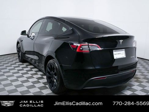 Used 2022 Tesla Model Y Long Range image 13