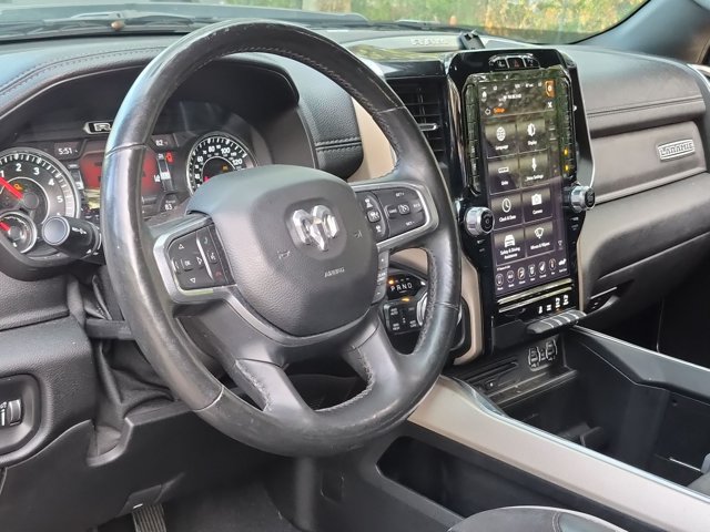 Used 2019 RAM 1500 Laramie AWD/4WD image 9
