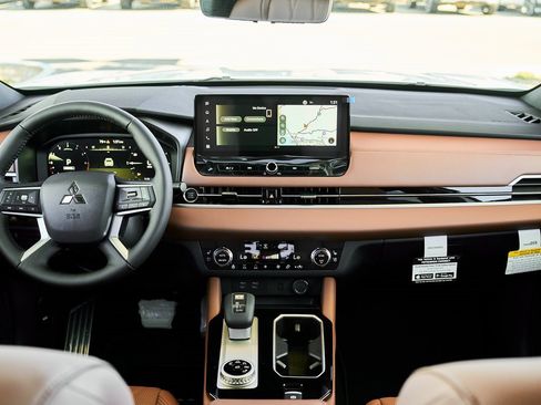 New 2026 Mitsubishi Outlander SEL image 37