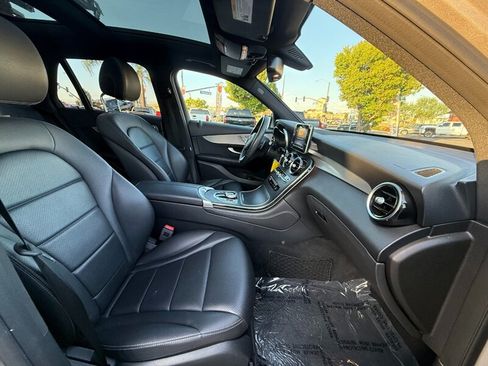 Used 2019 Mercedes-Benz GLC 300 w/ Premium Package image 40