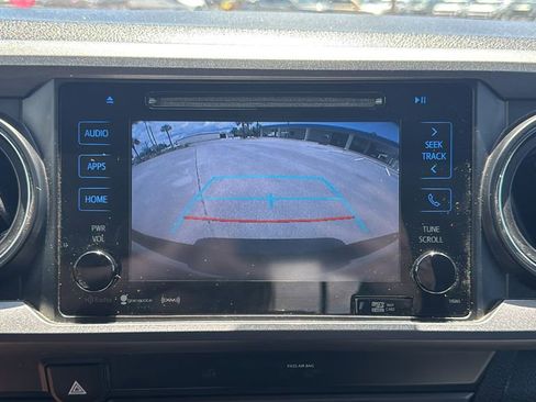 Used 2019 Toyota Tacoma TRD Sport AWD/4WD image 22
