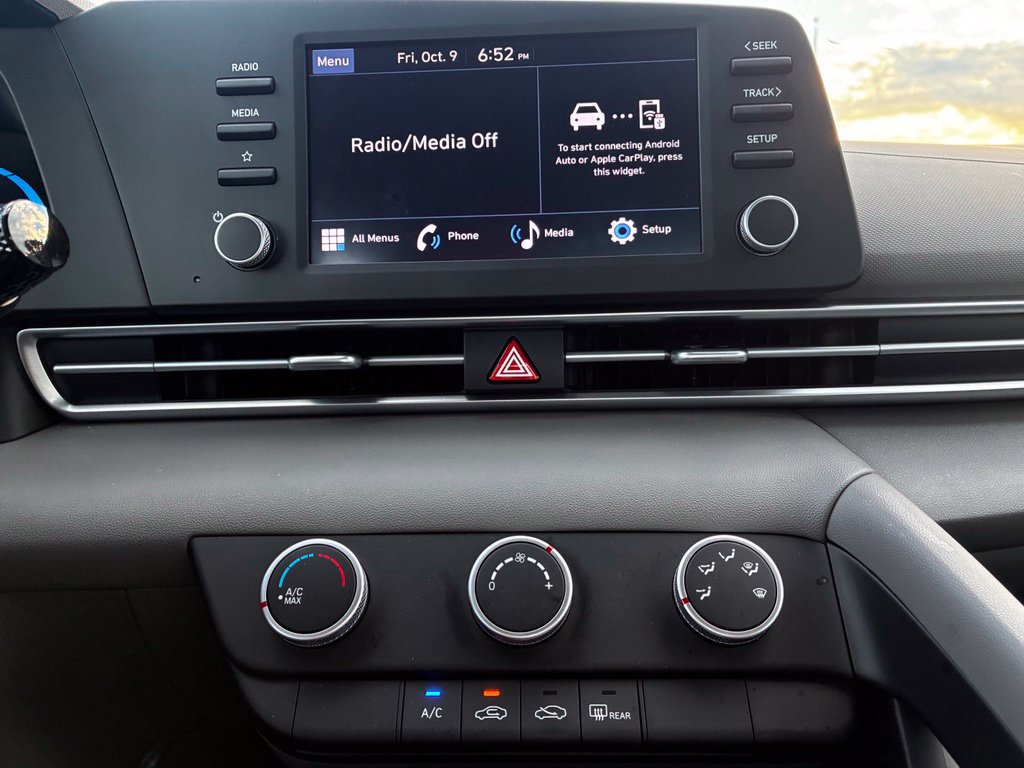 Certified 2026 Hyundai Elantra SE FWD image 12