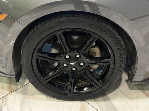 Used 2018 Ford Mustang Coupe w/ Equipment Group 101A RWD image 29