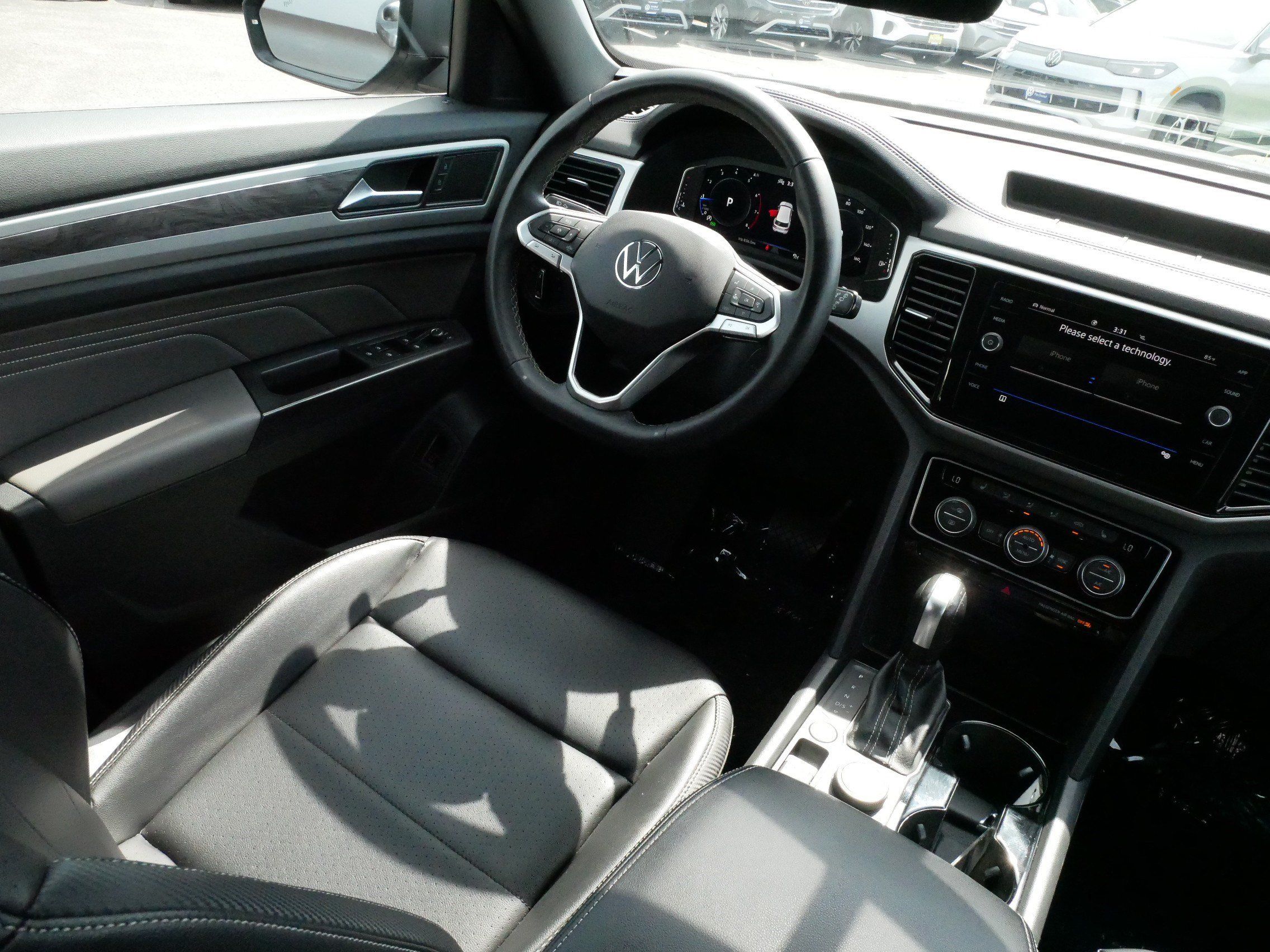 Certified 2022 Volkswagen Atlas Cross Sport SE AWD/4WD image 9