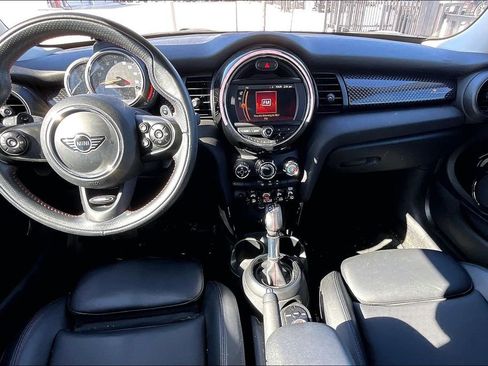 Used 2019 MINI Cooper S image 19