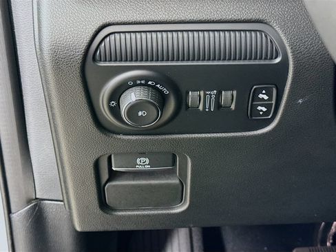 Used 2023 Jeep Wagoneer Series II AWD/4WD image 10