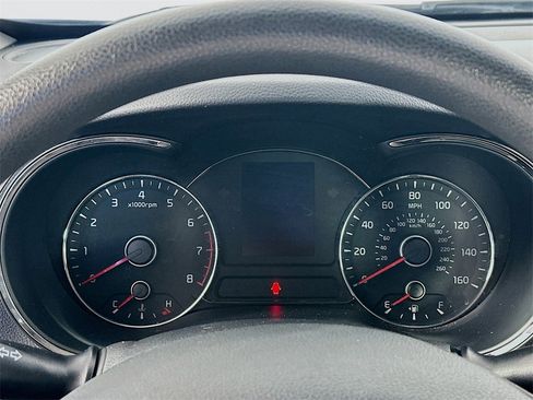 Used 2018 Kia Forte LX image 12