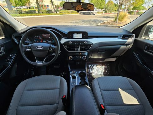 Used 2022 Ford Escape S image 18