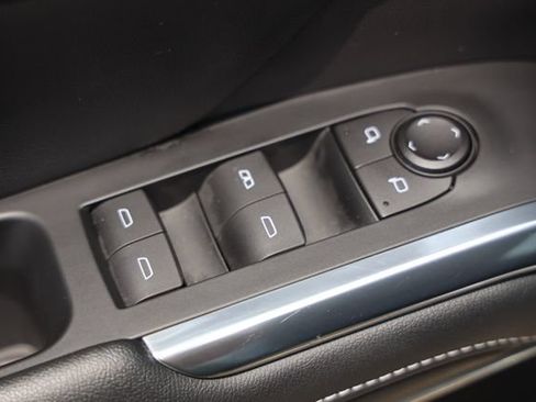 Used 2024 Chevrolet Traverse LT FWD image 24
