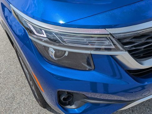 Used 2021 Kia Seltos S AWD/4WD image 10