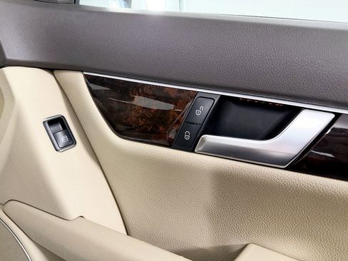 Used 2014 Mercedes-Benz C 300 4MATIC Sedan image 35