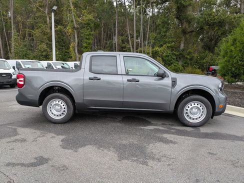 New 2025 Ford Maverick XL image 3