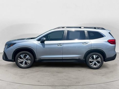 Used 2025 Subaru Ascent Premium AWD/4WD image 8