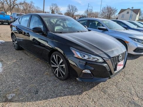Used 2022 Nissan Altima 2.5 SR image 2