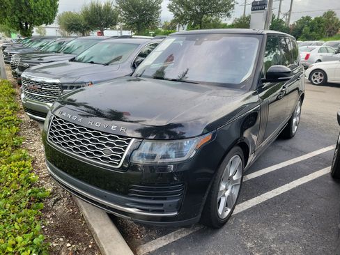 Used 2018 Land Rover Range Rover Supercharged AWD/4WD image 2