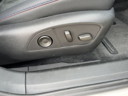 Used 2025 Chevrolet Blazer EV RS image 17