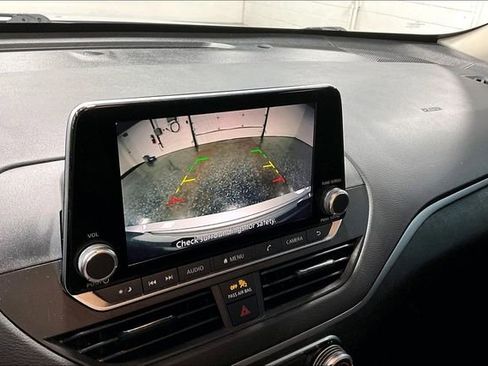 Used 2022 Nissan Altima 2.5 SV image 14