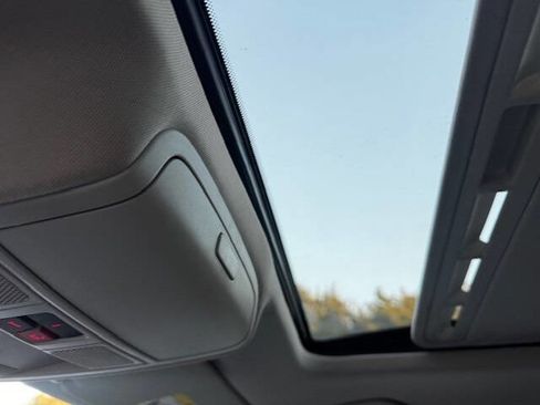 Used 2017 Volkswagen Jetta SEL image 45