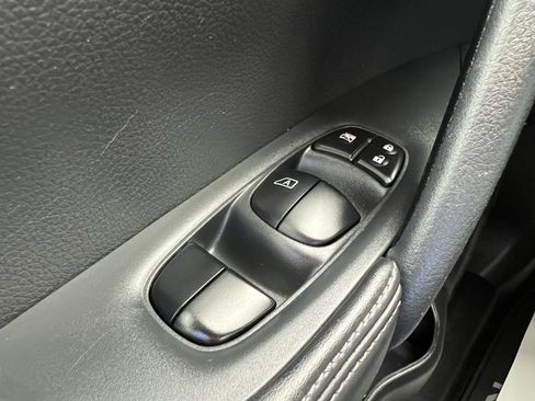 Used 2020 Nissan Rogue SL AWD/4WD image 38
