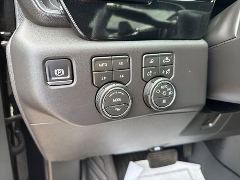 Used 2026 Chevrolet Silverado 1500 LT Trail Boss w/ LT Trail Boss Premium Package AWD/4WD image 23