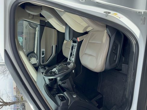 Used 2021 Ford Explorer XLT w/ Equipment Group 202A image 29