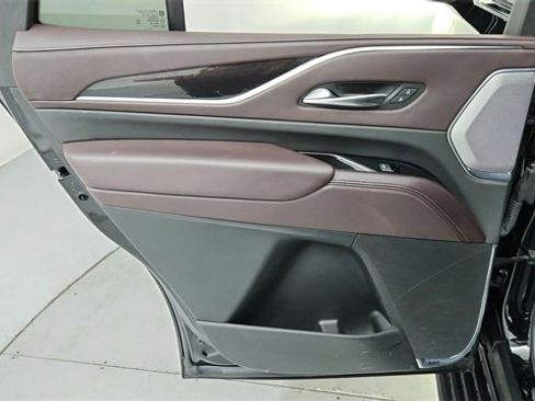 Used 2021 Cadillac Escalade Premium Luxury Platinum image 17