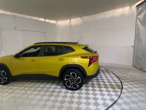 Used 2024 Chevrolet Trax RS w/ Driver Confidence Package image 8