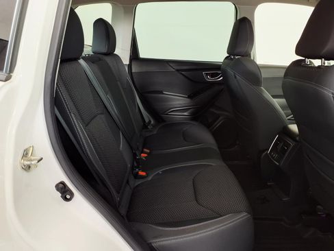 Used 2021 Subaru Forester Premium AWD/4WD image 7