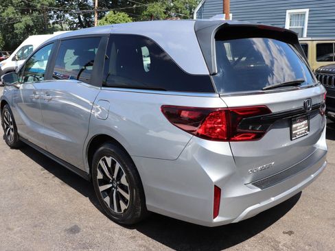 Used 2026 Honda Odyssey EX-L image 3