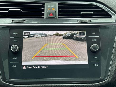 Used 2022 Volkswagen Tiguan SE R-Line AWD/4WD image 24