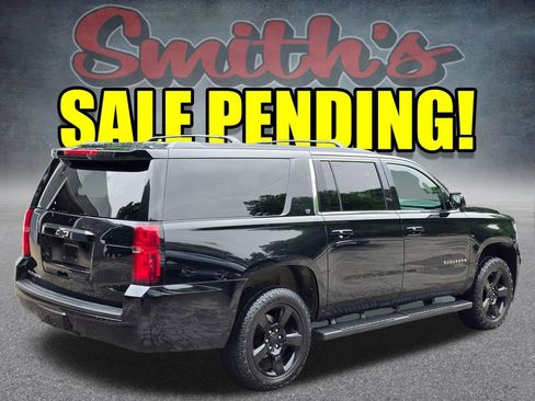 Used 2018 Chevrolet Suburban LT w/ Luxury Package AWD/4WD image 6