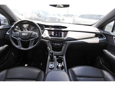 Used 2022 Cadillac XT5 Premium Luxury FWD image 9