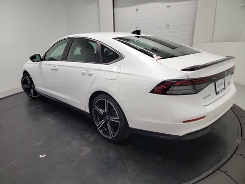 Used 2023 Honda Accord Sport image 6