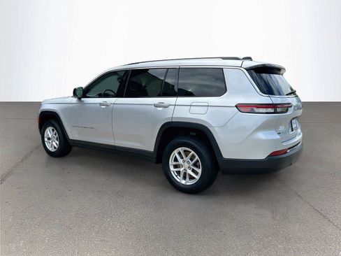 Used 2022 Jeep Grand Cherokee L Laredo w/ Luxury Tech Group I AWD/4WD image 6