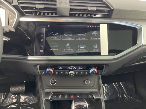 New 2025 Audi Q3 2.0T Premium image 28