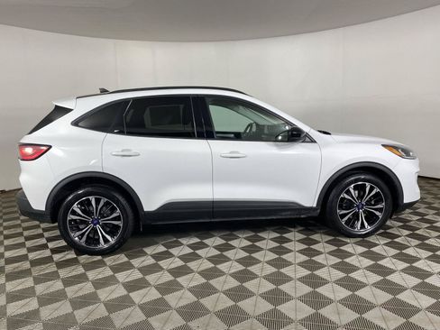 Used 2022 Ford Escape SE w/ SE Sport Appearance Package AWD/4WD image 8