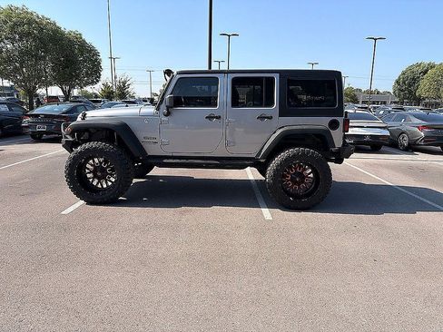 Used 2018 Jeep Wrangler Unlimited Sport S AWD/4WD image 12