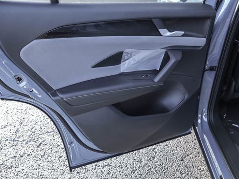 New 2026 Volkswagen Tiguan SE R-Line image 32