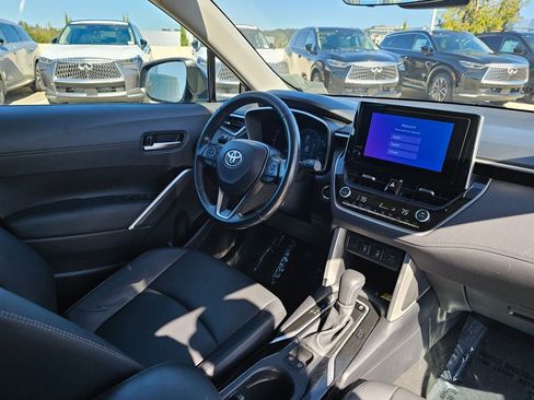 Used 2023 Toyota Corolla Cross XLE image 13