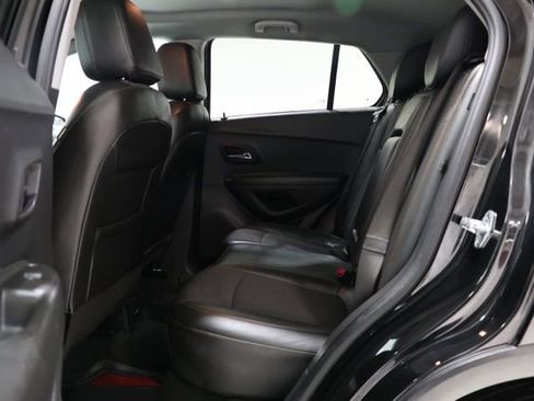 Used 2021 Chevrolet Trax LT w/ Driver Confidence Package FWD image 30